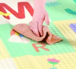 ⁦سجادة أنشطة الحروف الأبجدية القابلة للطي من HAPE⁩ - الصورة ⁦2⁩