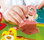 ⁦لعبة أحجية خشبية تصدر أصوات مزرعة الحيوانات من Hape⁩ - الصورة ⁦4⁩