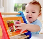 ⁦صندوق أنشطة متنقل من hape⁩ - الصورة ⁦3⁩